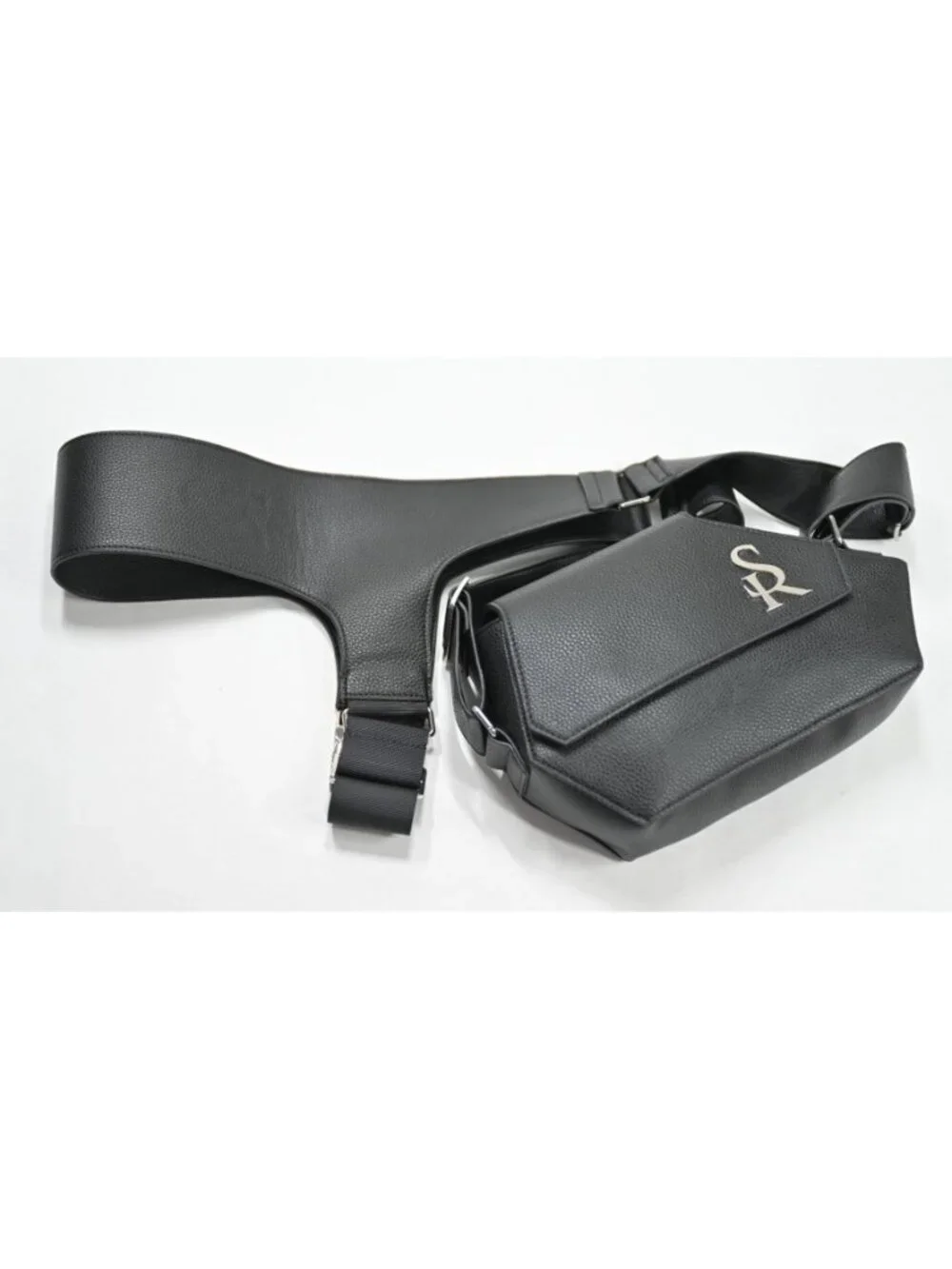Oghosa Saria Omosa Messenger Bag in Black